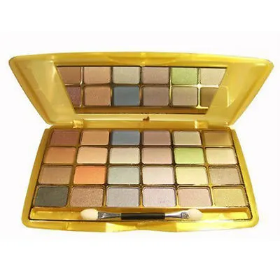 La Femme Eyeshadow Set ~ 24 Colours (0202) • £6.49