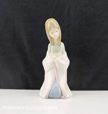Vintage Lladro Figurine # 4671 Virgin Mary • $25.44