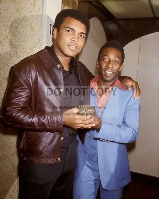 Pele With Muhammad Ali In 1977 - 8x10 Photo (op-181) • $8.87