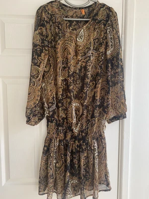 £5 • Buy MarkOne Black/Brown Paisley Print Sheer Dress Size 10. Gathereed At Waistline.
