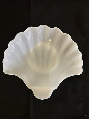 Vintage White Milk Glass Scallop Edge Sea Shell Nut Dish/Trinket Dish/Soap Dish • $12