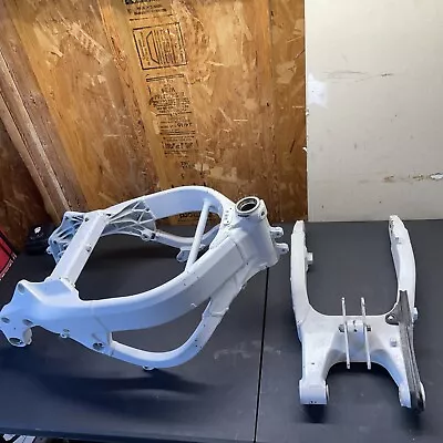 01-06 Honda CBR600 Cbr 600 F4i Main Frame Chassis Swingarm OEM Arm Rebuilt White • $375