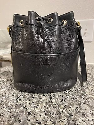 Gucci Vintage Leather Bucket Bag • $405