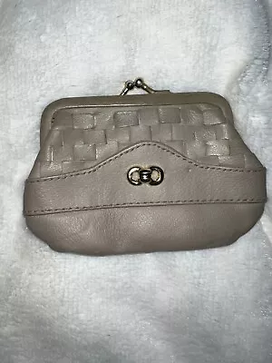 Vintage Roger Gimbel Accessories Taupe Leather Kiss Lock Change Coin Purse R3503 • $15
