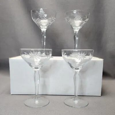 Vintage Floral Starburst Etched Optic Glass Flower Cordial Wine Glasses Set Of 4 • $16.50
