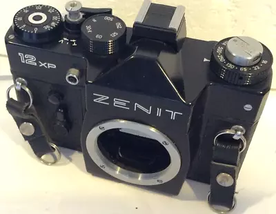 Zenit 12XP SLR 35mm Black Film Camera Body Only M42 Mount Viewfinder Issues • £10.97