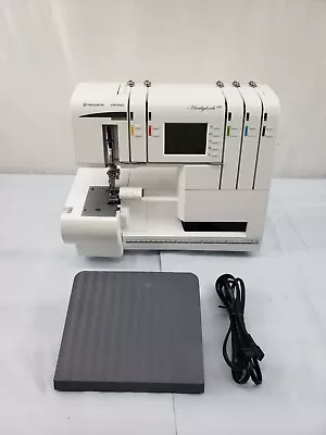 HUSQVARNA Viking HUSKYLOCK S25 Serger Overlock Sewing Machine ONLY READ  AS IS  • $159.95