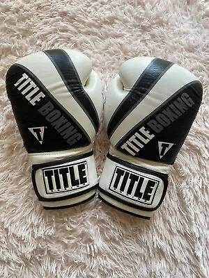 TITLE Boxing Gloves 14 OZ • $15