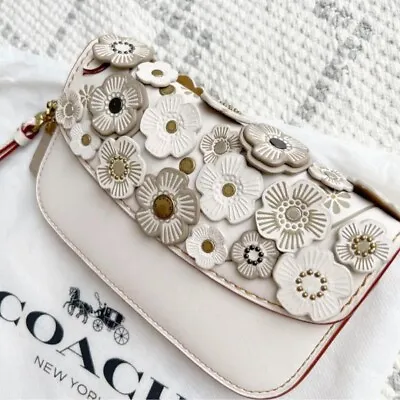 Coach White Tea Rose Applique Wristlet Bag Wallet Clutch Mint • $269.99