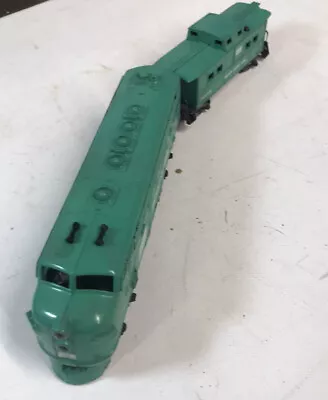 Penn Central HO F7 PC 4335 Not TESTED Ass Is With Caboose 983749 • $23.95