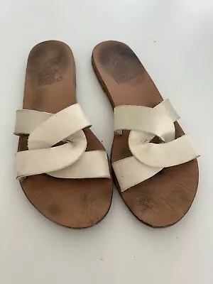 Womens Ancient Greek Sandals White Leather Flat Sandals 9 1/2 • $11.14