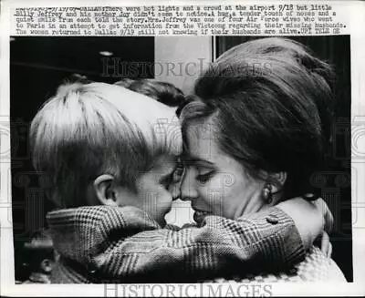 1969 Press Photo Mrs. Billy Jeffrey And Son Family Of Missing U.s Air Force • $19.99