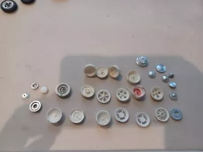  29 Cars Vintage Junkyard Plastic 1:25 Model Car Wheels & Rims  Lot #3 Rare 60s  • $9.99