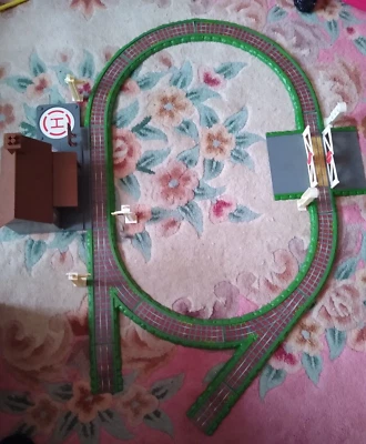 £3 • Buy Ertl Thomas The Tank Engine Station With Sounds And Green Track Set