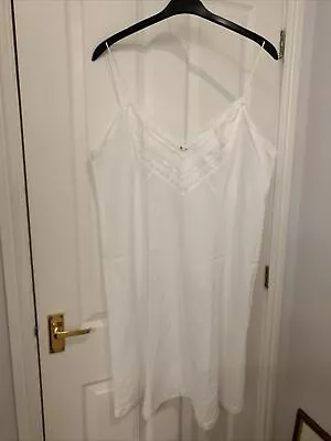 David Nieper White Cotton Petticoat Size 24  • £25