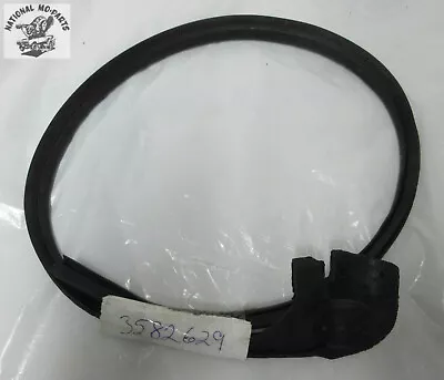 Mopar NOS 1972-73 P D C C Body Wagon LH T/Gate Glass Inner Weatherstrip 3582629 • $150