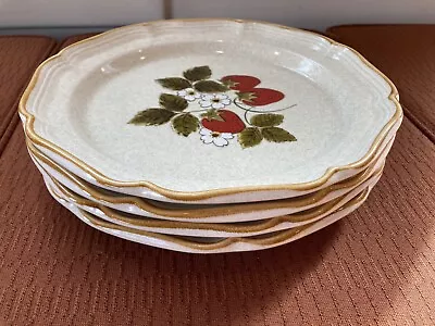 Set Of 4 Mikasa Strawberry Festival Dinner Plates EB 801  10 3/4  Very Nice • $32.95