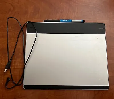 Wacom CTH-680 680/S Intuos Pen And Touch Medium Tablet And Pen TESTED Working • $35