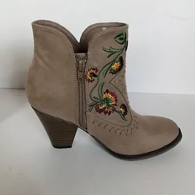 Mia Women's Tan Melrose With Embroidery Zip Up Booties Size 6 M Euc • $13