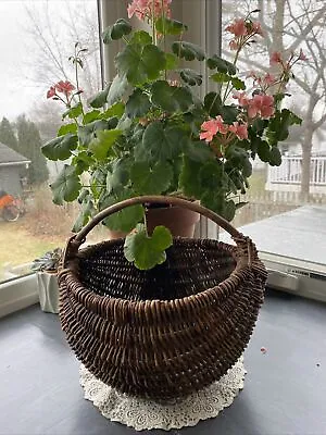 Vtg/Antique 10” Hand Woven Brown Oval Wicker Gathering Harvest Basket W/ Handle • $59.95