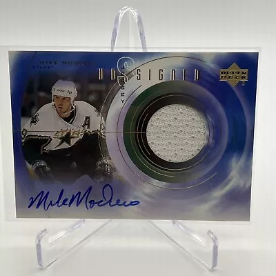 2001 Upper Deck UD Signed Jersey Mike Modano Auto 5mm  • $55