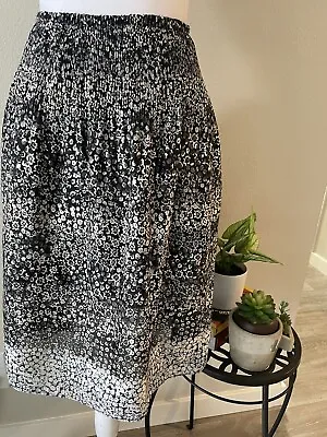 Max Edition Women’s Floral Black And White Stretch Waist Line Skirt - Sz L • $12