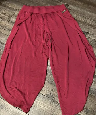 Matilda Jane Women's Wide Leg Capri Pants Pink Flowy S • $20