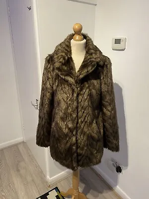 New Look Ladies Brown Faux Fur Elegant Stylish Beautiful Coat Size Uk 14 • £9.99