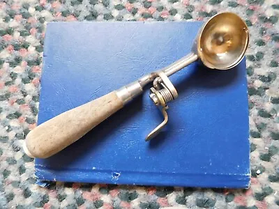 Vintage Benedict Indestructo No. 4 Ice Cream Scoop Wood Handle (working) • $20