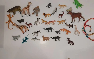 $12.60 • Buy Large Mixed Lot Of 28 Plastic Wild Safari Zoo Sea Animals Different Sizes