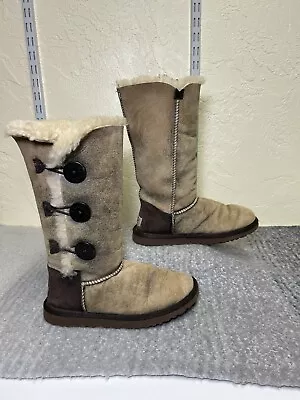 Size 6 ~ Women’s Boots UGG Bomber Triplet Bailey Button • $22