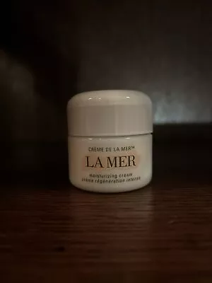 LA MER Moisturizing Cream - 0.5oz. • $40