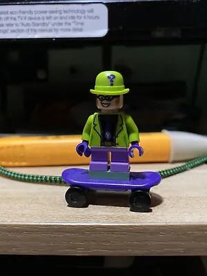 £8 • Buy LEGO Riddler Minifigure Black Shirt Dark Purple Tie On A Purple Skateboard