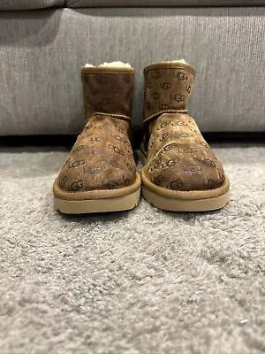 Ugg Boots Classic (1111550) Size 9 ( PLEASE READ SUEDE HAS HARDEN ) • $50