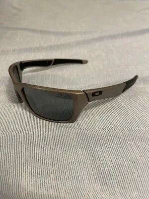 Oakley Distressed Silver Iridium OO4045-05 61/17 Sunglasses W/Box Manual Case • $284.99