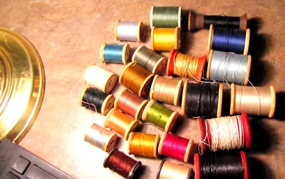 Huge Lot 25 Mostly Full Vintage Sewing Thread Wood Wooden Spools Crafting Craft • $12.99