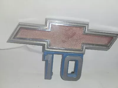 Vintage 67-68 Chevrolet Chevy Pickup Bowtie 10 Fender Emblem Genuine OEM 3940708 • $21.75