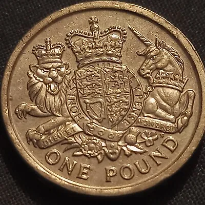 Old Round £1 Pound Coin Royal Coat Of Arms   2015 • £3.50