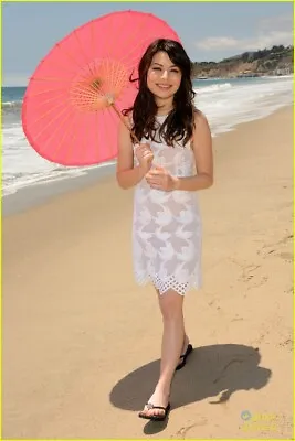 Miranda Cosgrove Beach.JPG 8x10 Picture Celebrity Print • $3.99