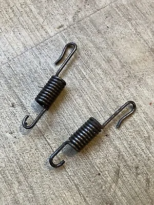 Exhaust Fixing Springs From A 2006 McCulloch TM210 Petrol Strimmer (77) • £10