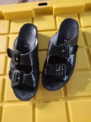 LA PLUME Womens 39  8 US Shoes Jen Sandals BLACK Croc Snake 2 Buckles • $39.99