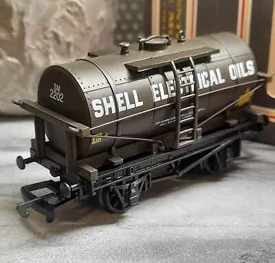 Dapol OO Gauge B086 12T Shell Electrical Oils Petrol Tanker Tank Wagon. Boxed  • £11.95