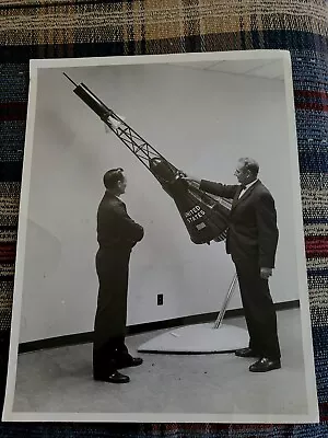 1965 Mercury Space Capsule Model Nasa Astronaut Moon Landing Type 1 Photo Lunar  • $220.77