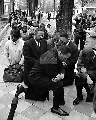 11x14 Photo - Dr. Martin Luther King Jr. Leads Group In Prayer In Selma (rt341) • $14.98