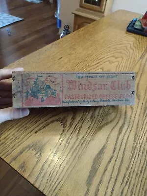 Vintage Windsor Club Pasteurized Cheese Food 2lb Wood Box. • $25