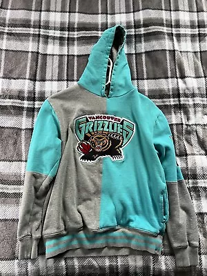 Men’s Mitchell And Ness Vancouver Grizzlies Hoodie Size M Fits Small • $24.95