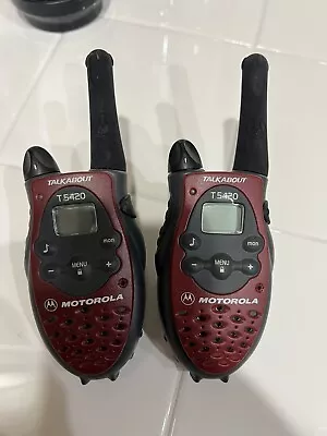 Lot Of 2 Motorola Talkabout T5420 2 Way Radio Walkie Talkies Red Gray • $14