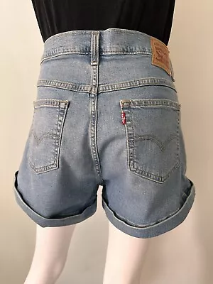 90s Vintage Levis Shorts W31 • £15