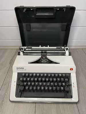 Vintage OLYMPIA Monica De Luxe Model Portable Typewriter W/Case 1978 Made In UK • £59.99