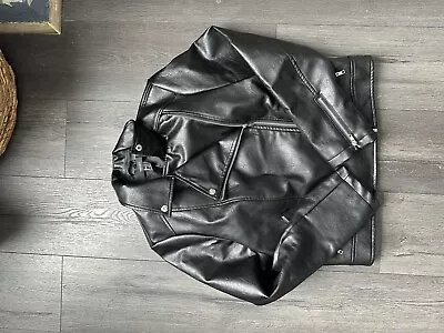 L Forever 21 Vegan Faux Leather Motorcycle Jacket Blogger Biker Black • $11